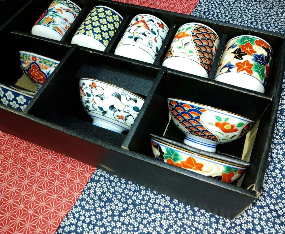 ♣【５０年前のコレクション品】新品・有田焼【春雄苑錦五彩作】茶碗・湯呑10セット