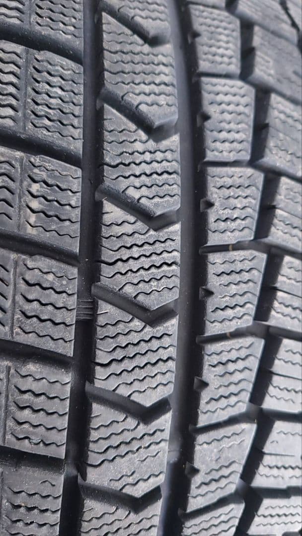 スタッドレスタイヤ 225/45/18インチ
