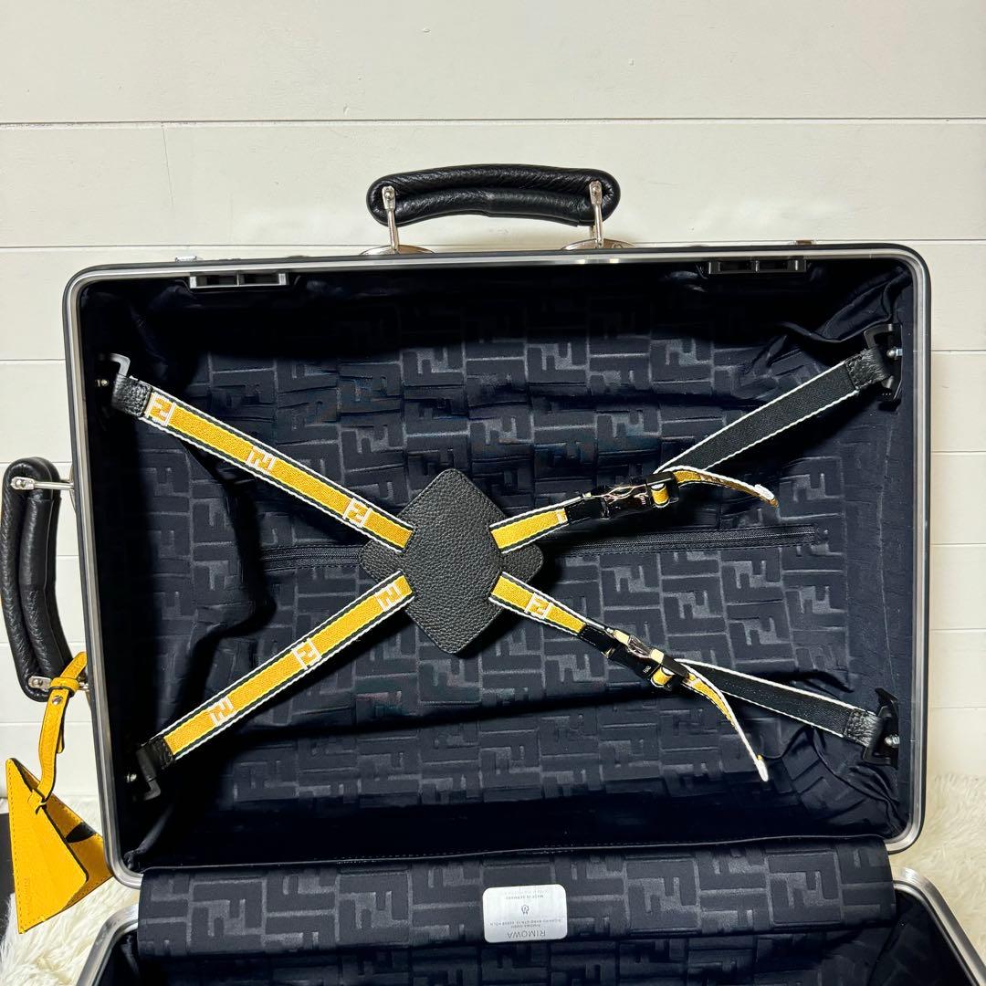 未使用✨RIMOWA×FENDI リモワ　フェンディ　コラボキャリーケース　４輪