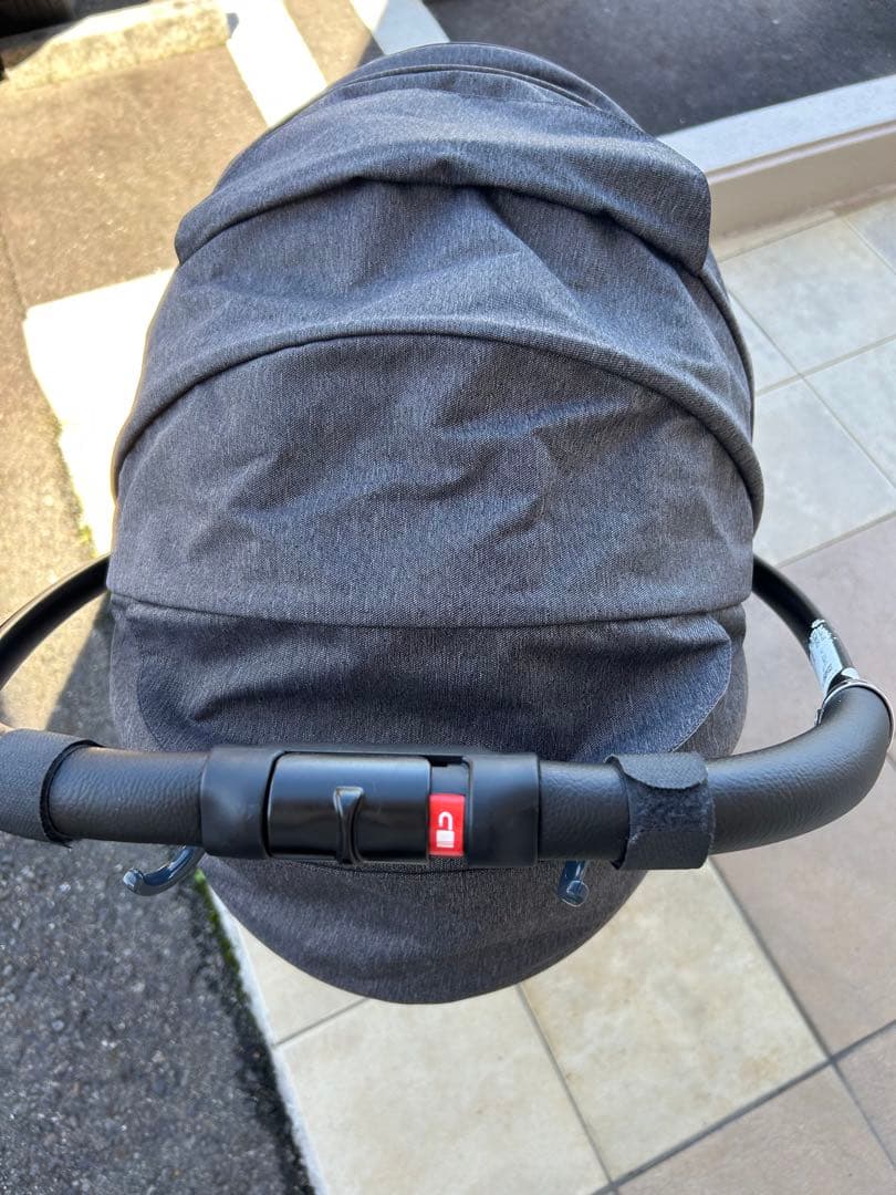 使用期間5ヶ月　アップリカ　ラクーナエアー AD グレー