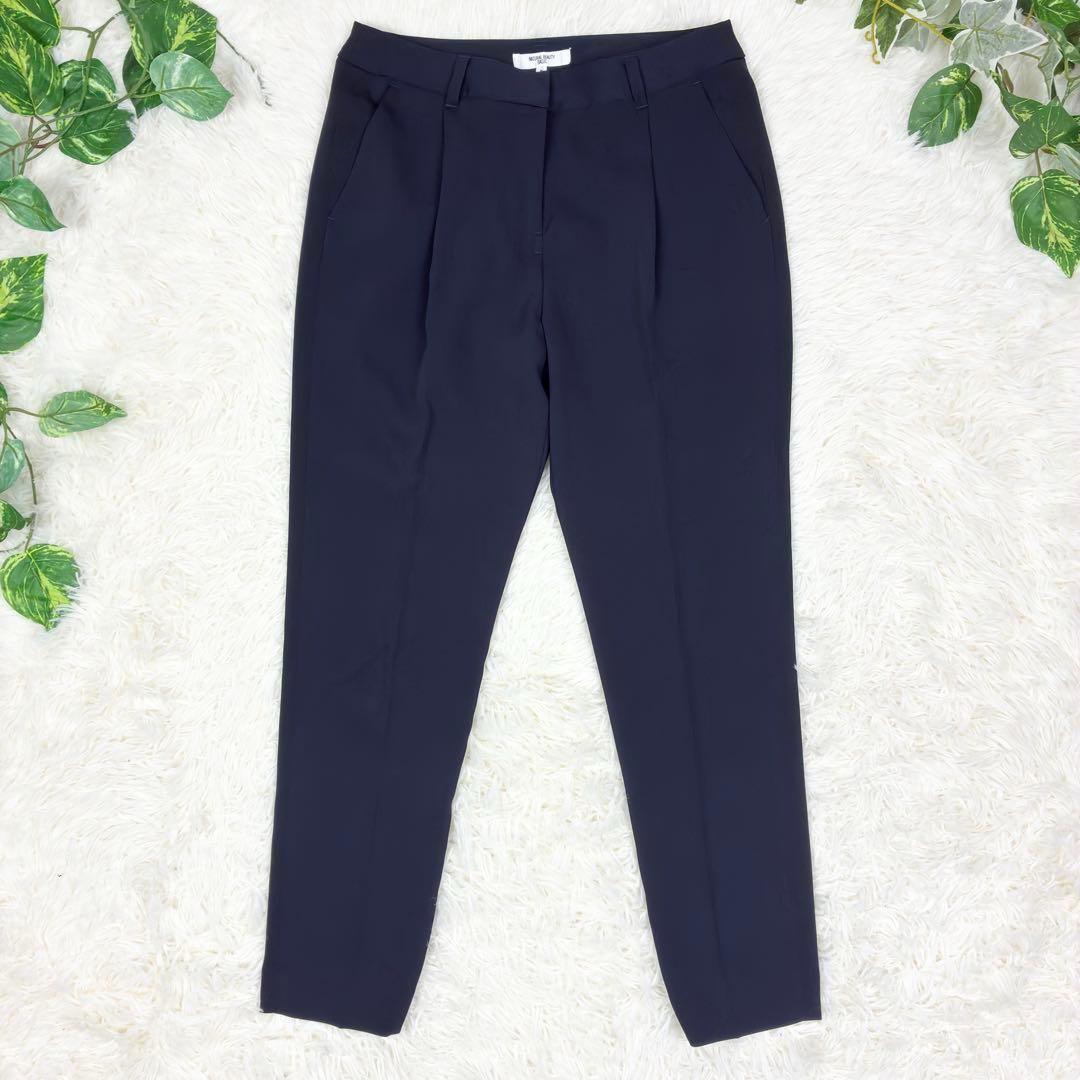 美品　ナチュラルビューティーベーシック　ノーカラー　パンツスーツ　セットアップ