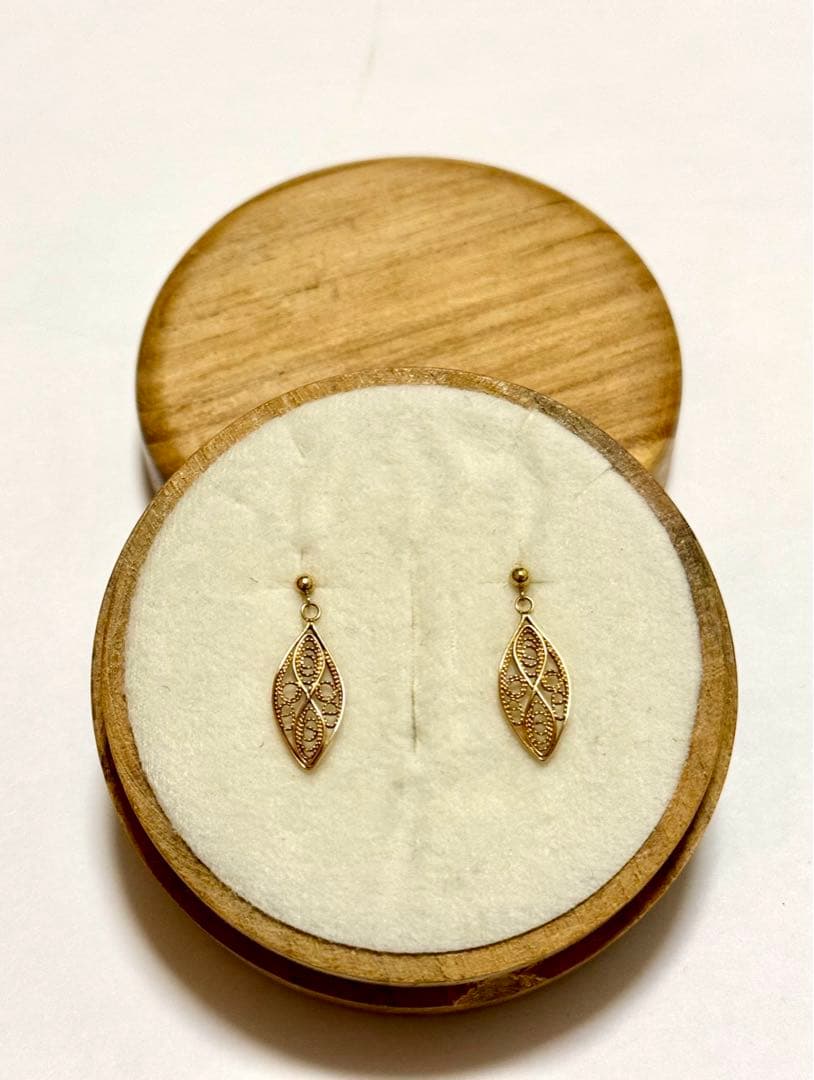 マザーハウス motherhouse ピアス 花弁 金細工 18K