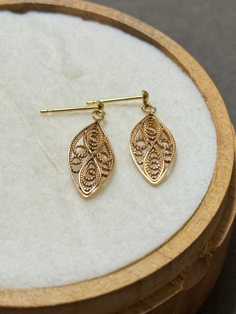 マザーハウス motherhouse ピアス 花弁 金細工 18K