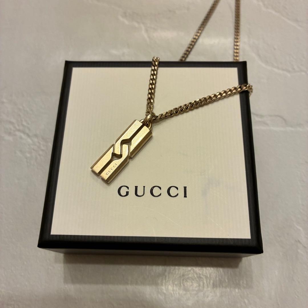 GUCCI ノット　プレートネックレス　箱付