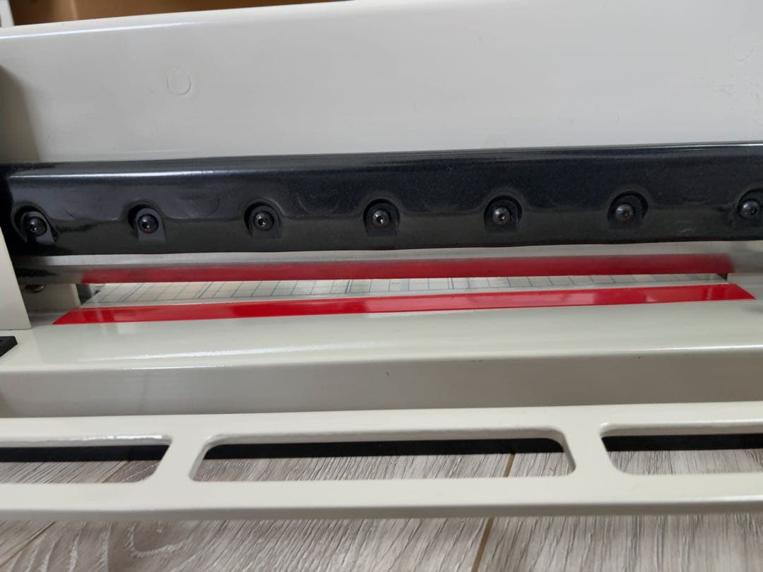 HFS(R) ペーパーカッター (A4 ホワイト) 大型裁断機