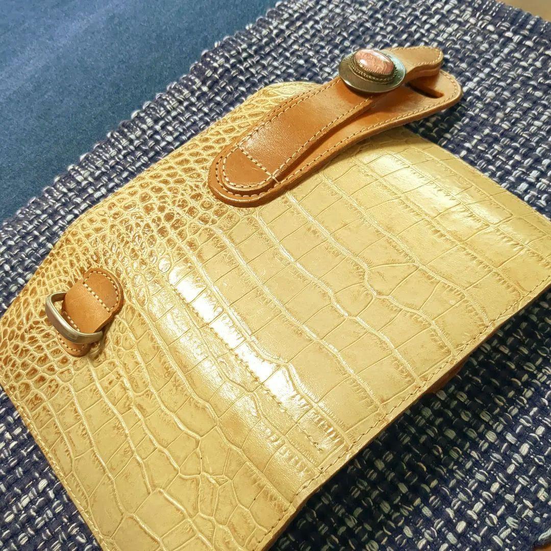 美品　ALZUNI　財布