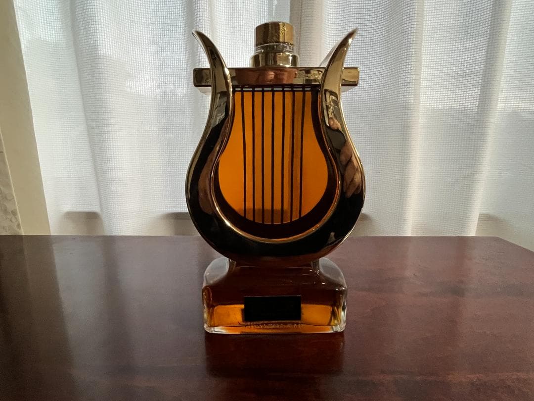 サントリー ウイスキー リザーブ ハープ型ボトル