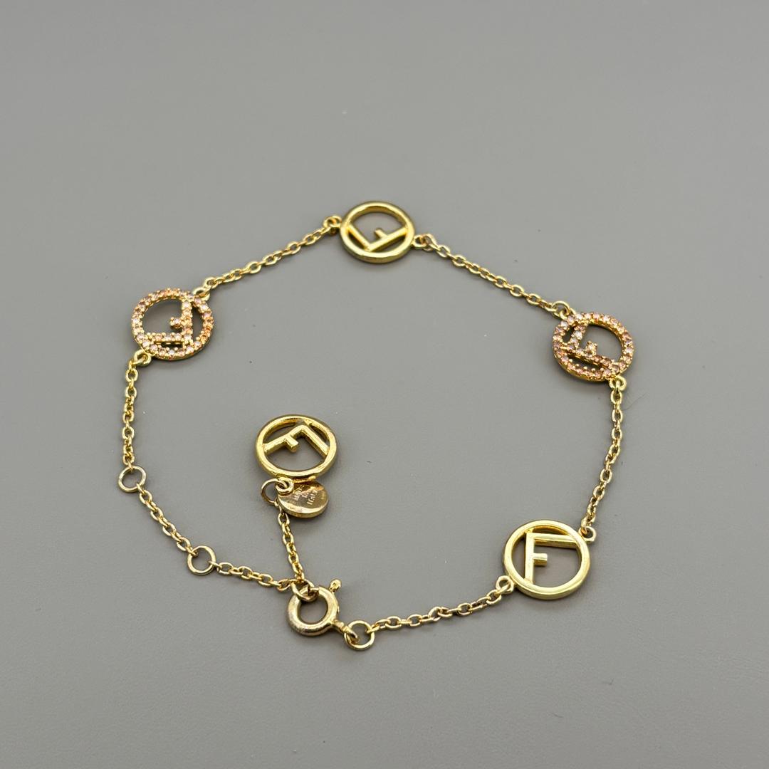 美品 FENDI ブレスレット エフイズ ゴールド ラインストーン
