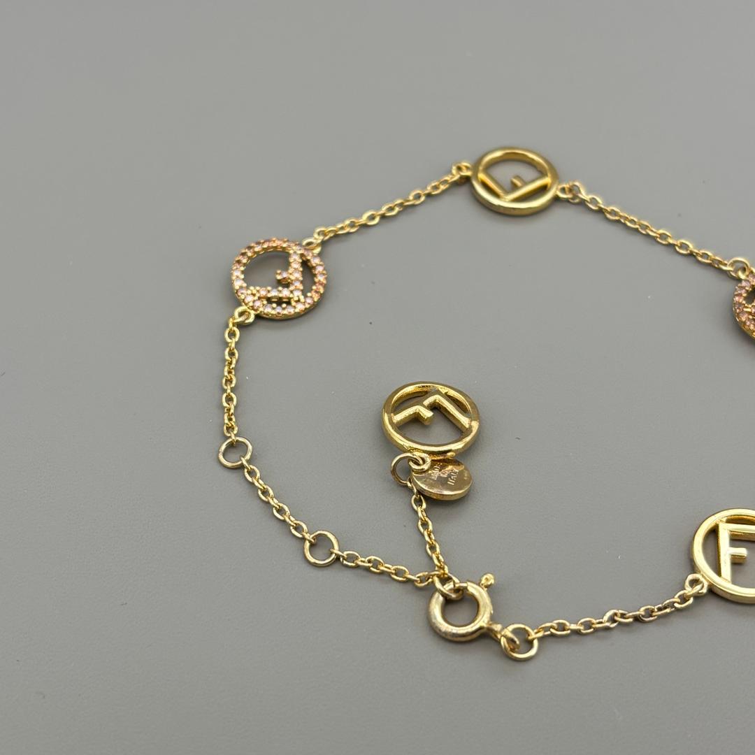 美品 FENDI ブレスレット エフイズ ゴールド ラインストーン