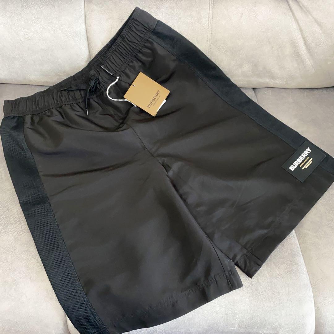 ラスト１【新品】BURBERRY 大人も着られる ロゴ メンズ 水着 ブラック