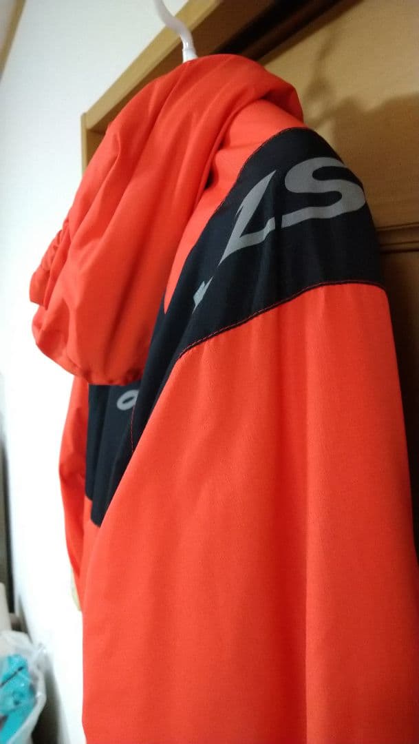 GENIOルースイソンブラ フード付き中綿コート