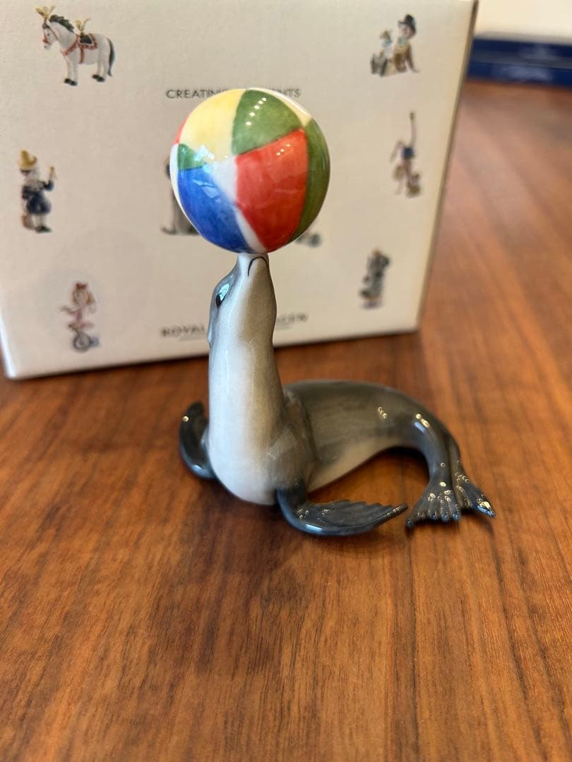 ロイヤルコペンハーゲン　ミニサーカスコレクション　フィギュリン　アシカとボール
