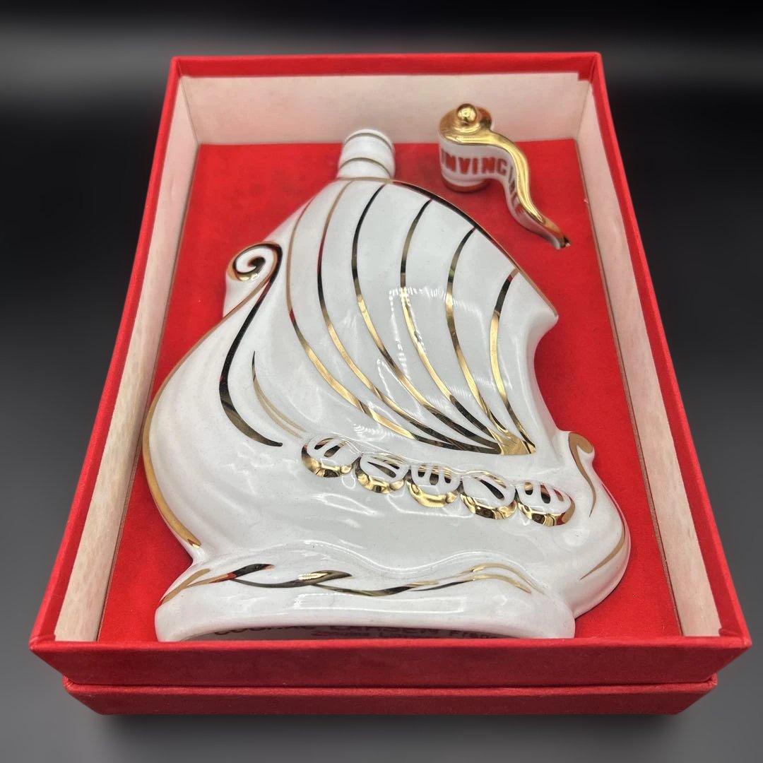 ラーセン コニャック シップボトル 白磁 金彩 箱付 古酒