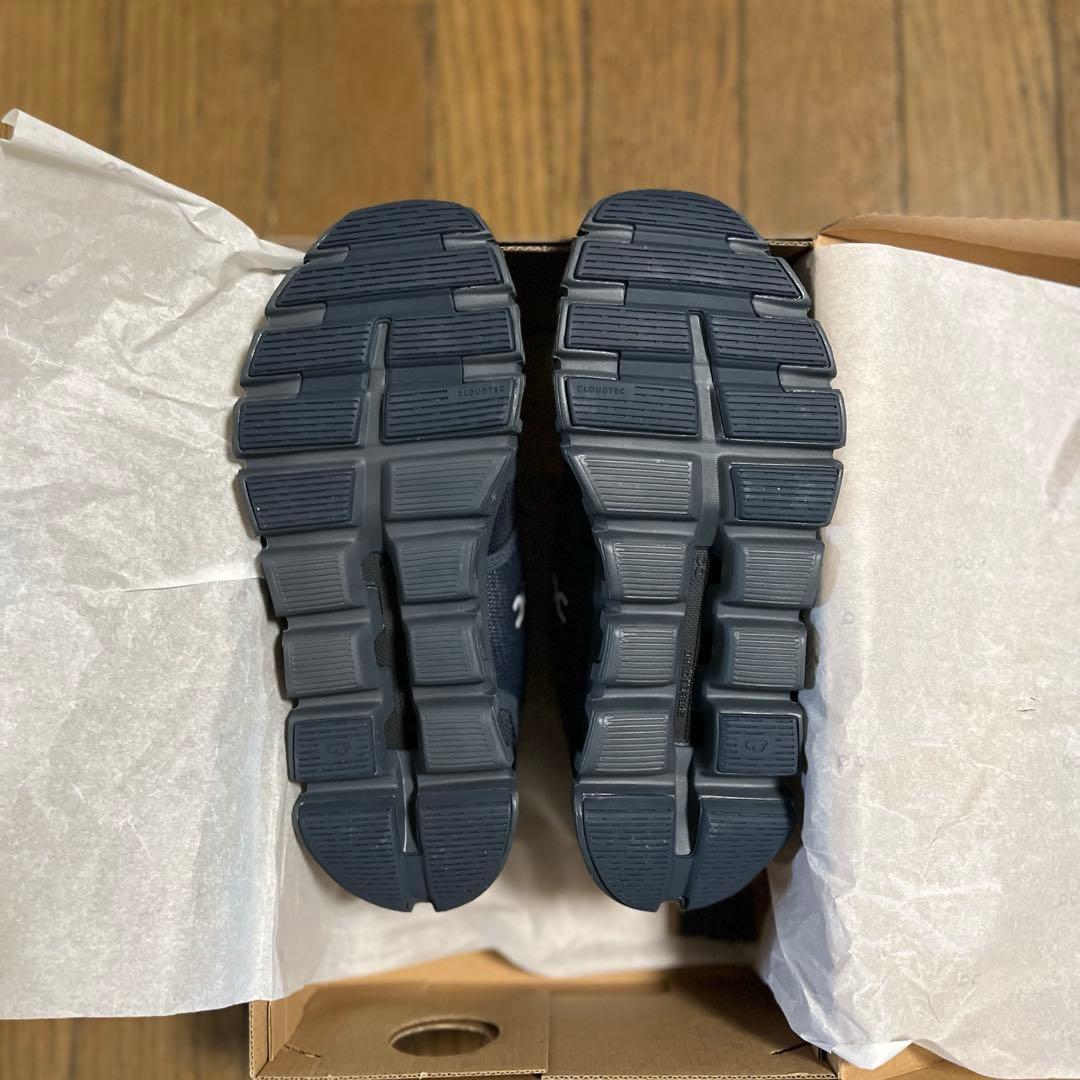 新品未使用☆on runningオンランニングシューズスニーカーCloud 6