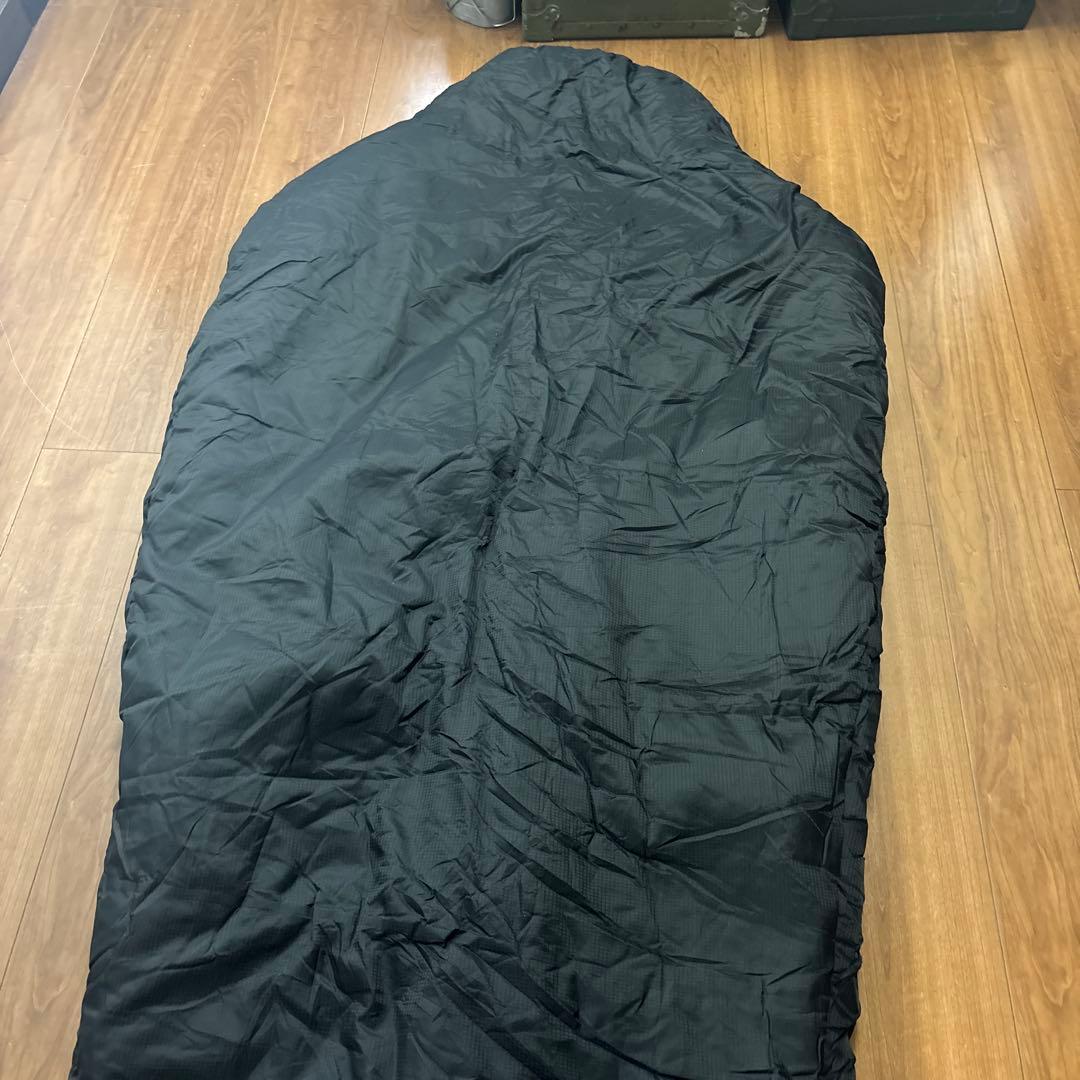 未使用品　米軍　実物　OUTER SLEEPING BAG 収納ケース付き