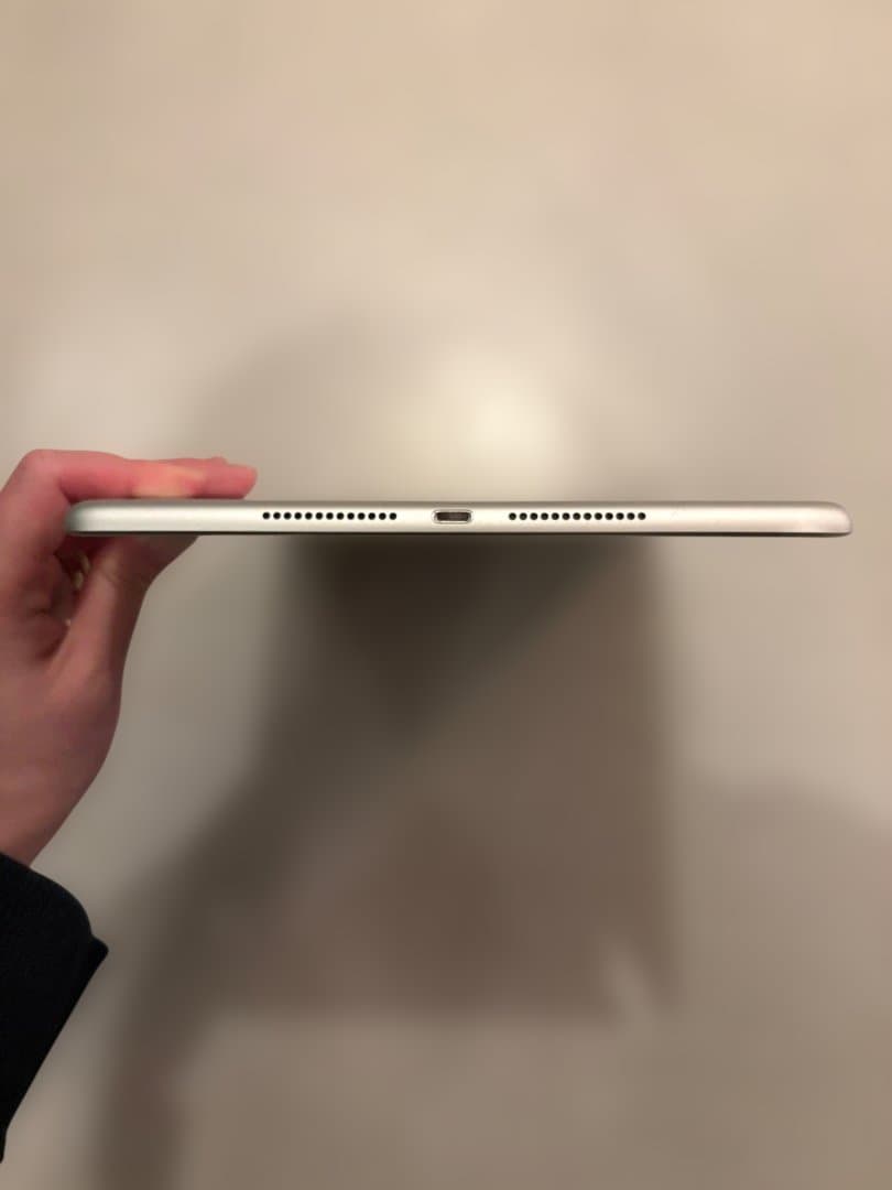 バッテリー良好◎ iPad第8世代128GB/純正Keyboard/pencil