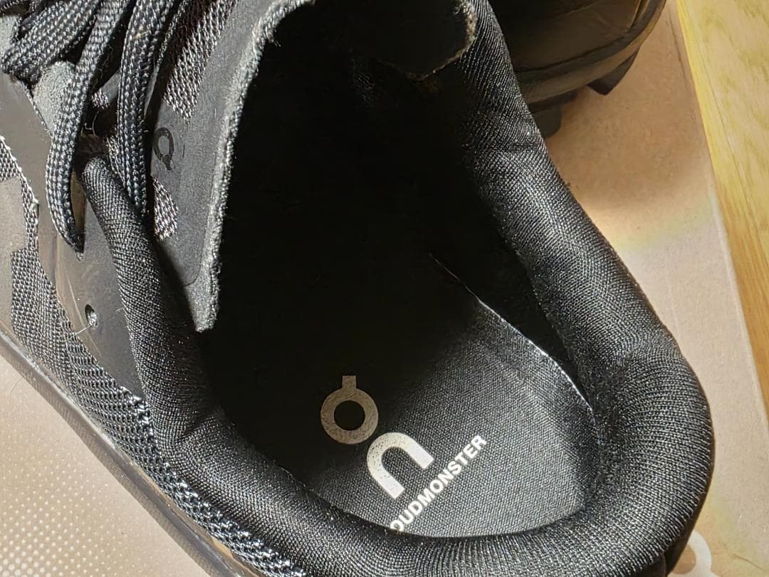 On CloudMonster black 28.0 中古