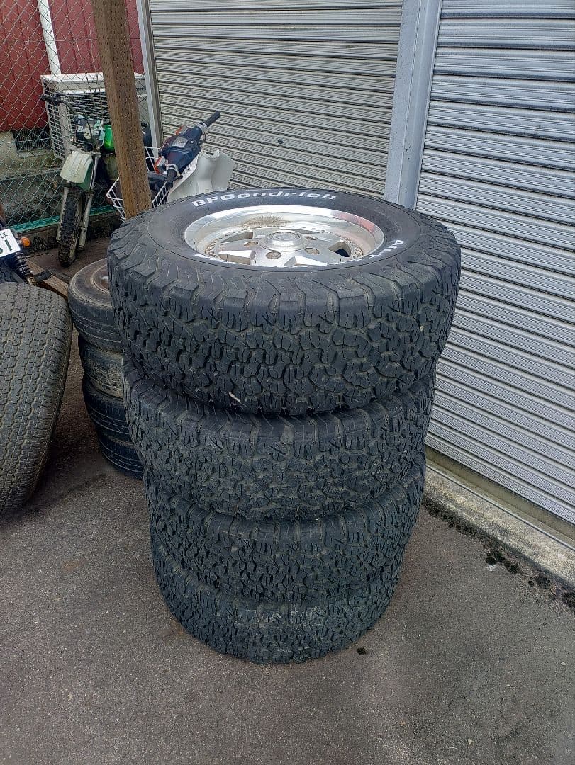 愛知県　ランクル 100 200 5穴pcd 150 16インチ　４本