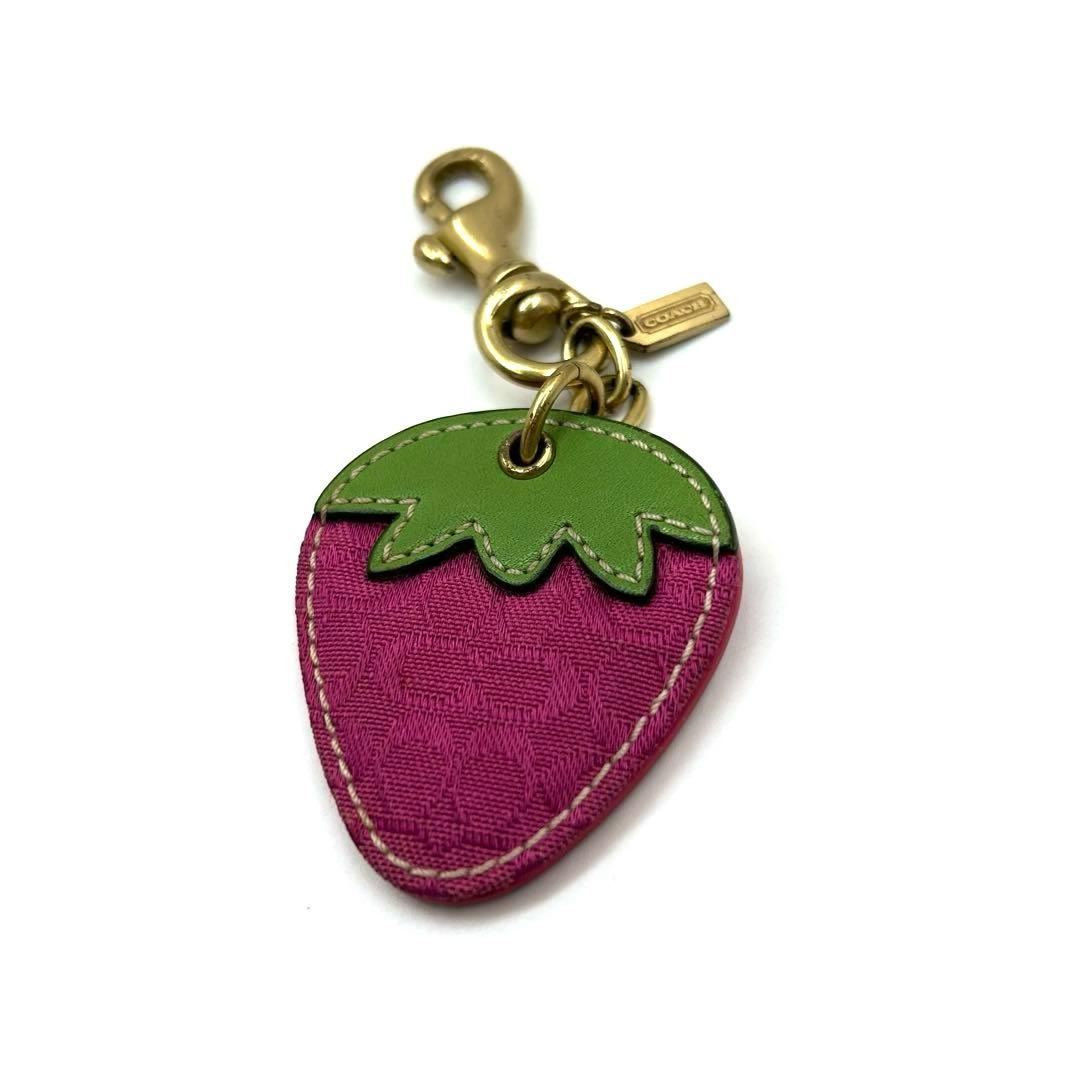 美品 コーチ 654 バッグチャーム キーホルダー イチゴ シグネチャー