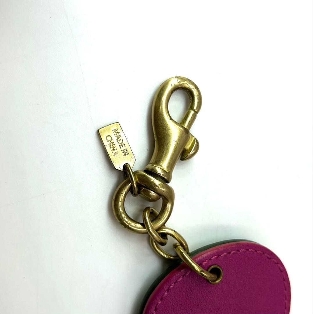 美品 コーチ 654 バッグチャーム キーホルダー イチゴ シグネチャー