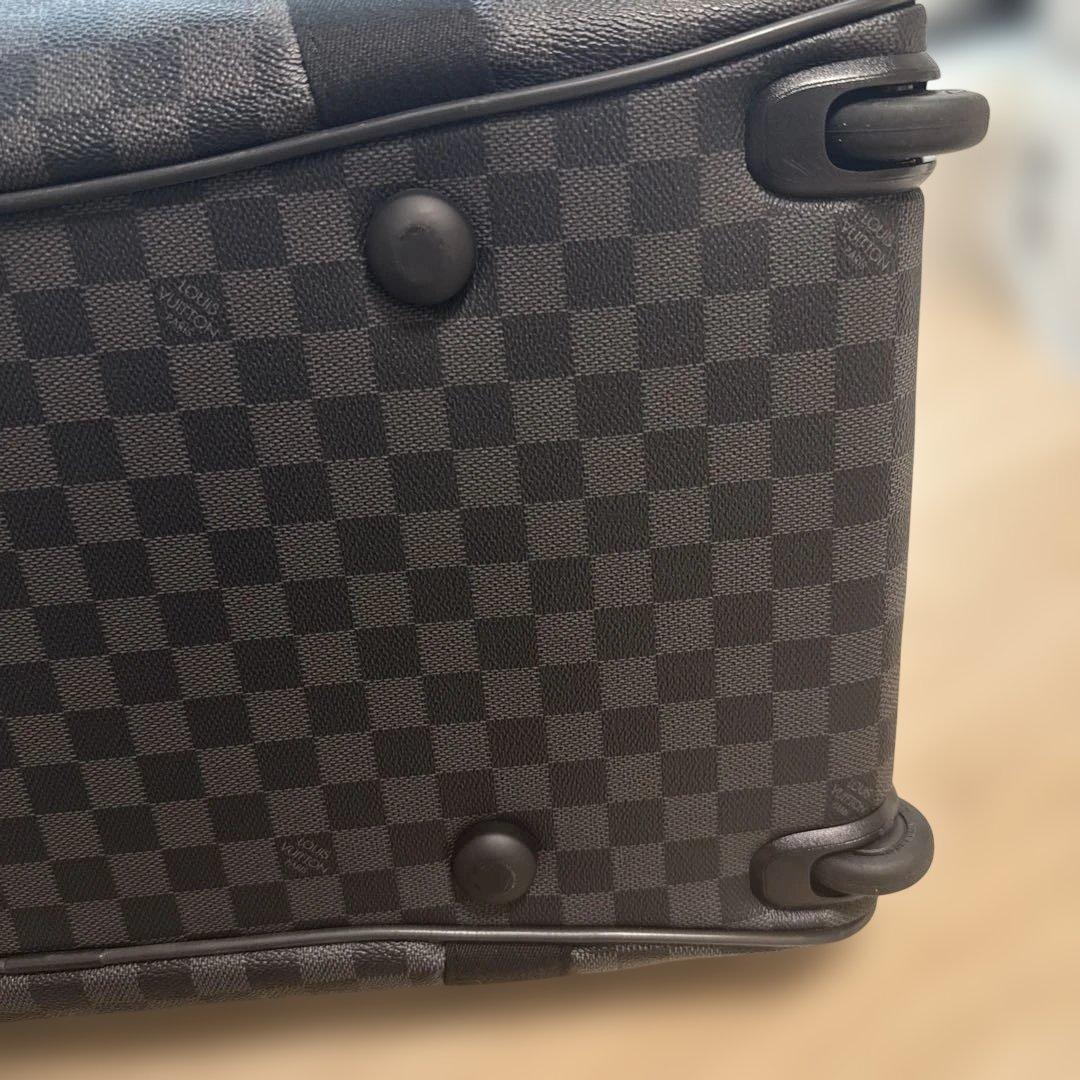 Louis Vuitton ダミエグラフィット キャリーケース