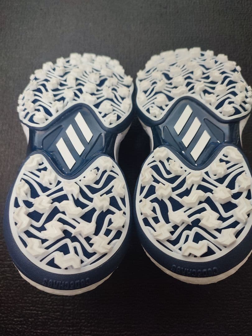 美品　アディダス ゴルフシューズ　コードカオス 25 ボア スパイクレス