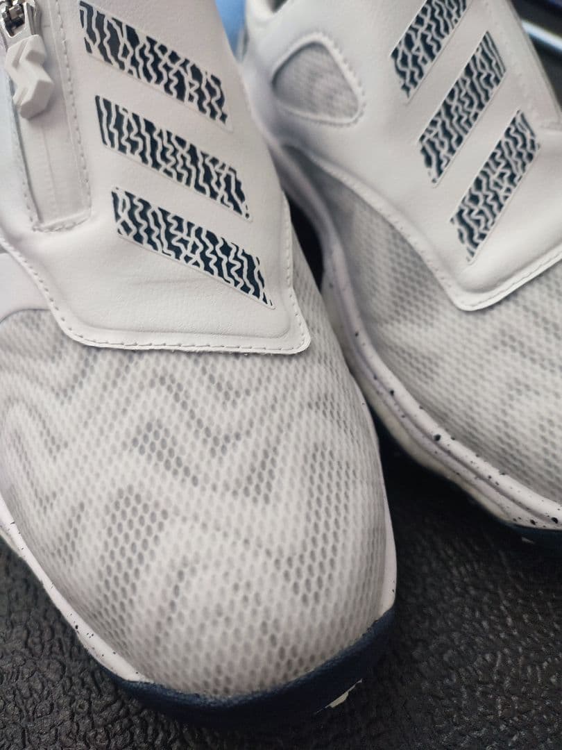 美品　アディダス ゴルフシューズ　コードカオス 25 ボア スパイクレス