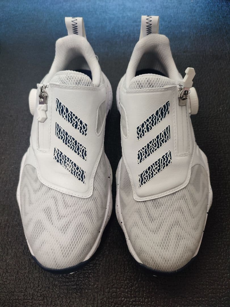 美品　アディダス ゴルフシューズ　コードカオス 25 ボア スパイクレス