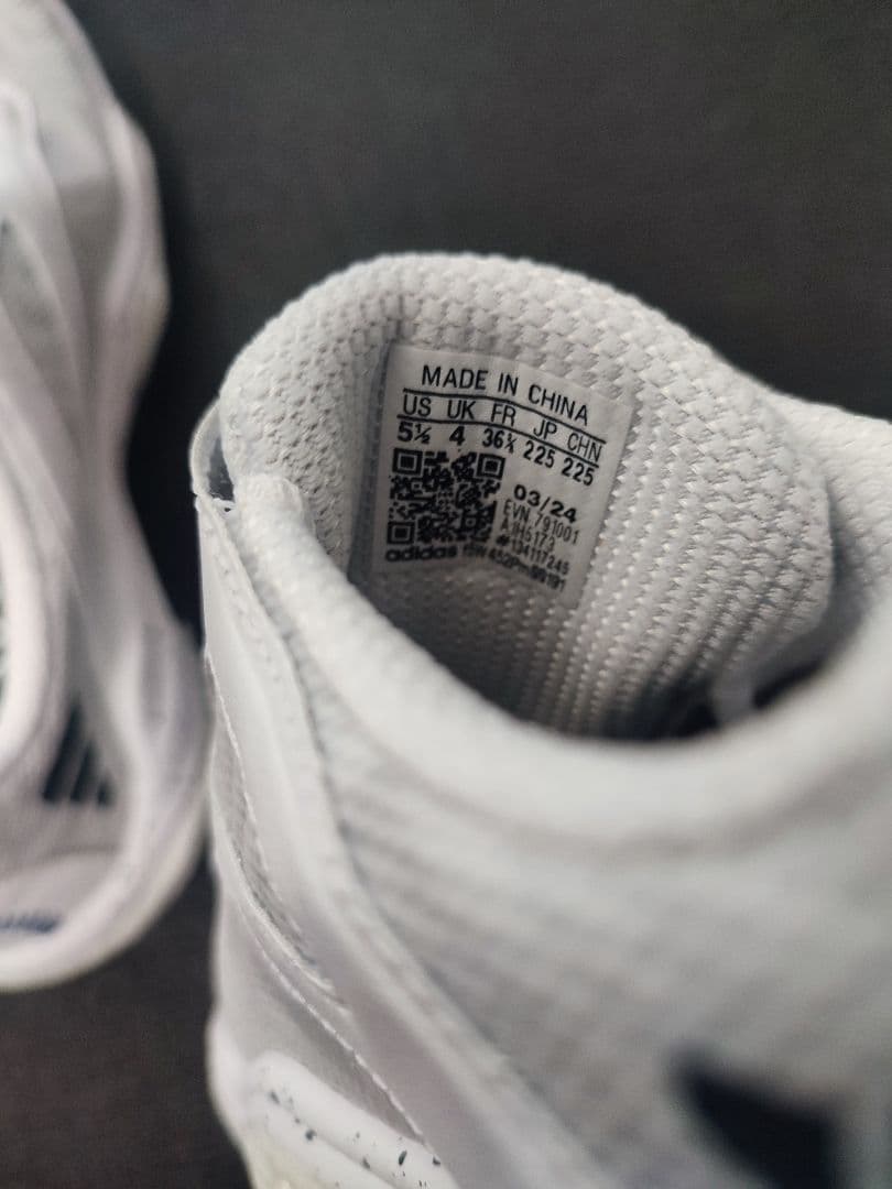 美品　アディダス ゴルフシューズ　コードカオス 25 ボア スパイクレス