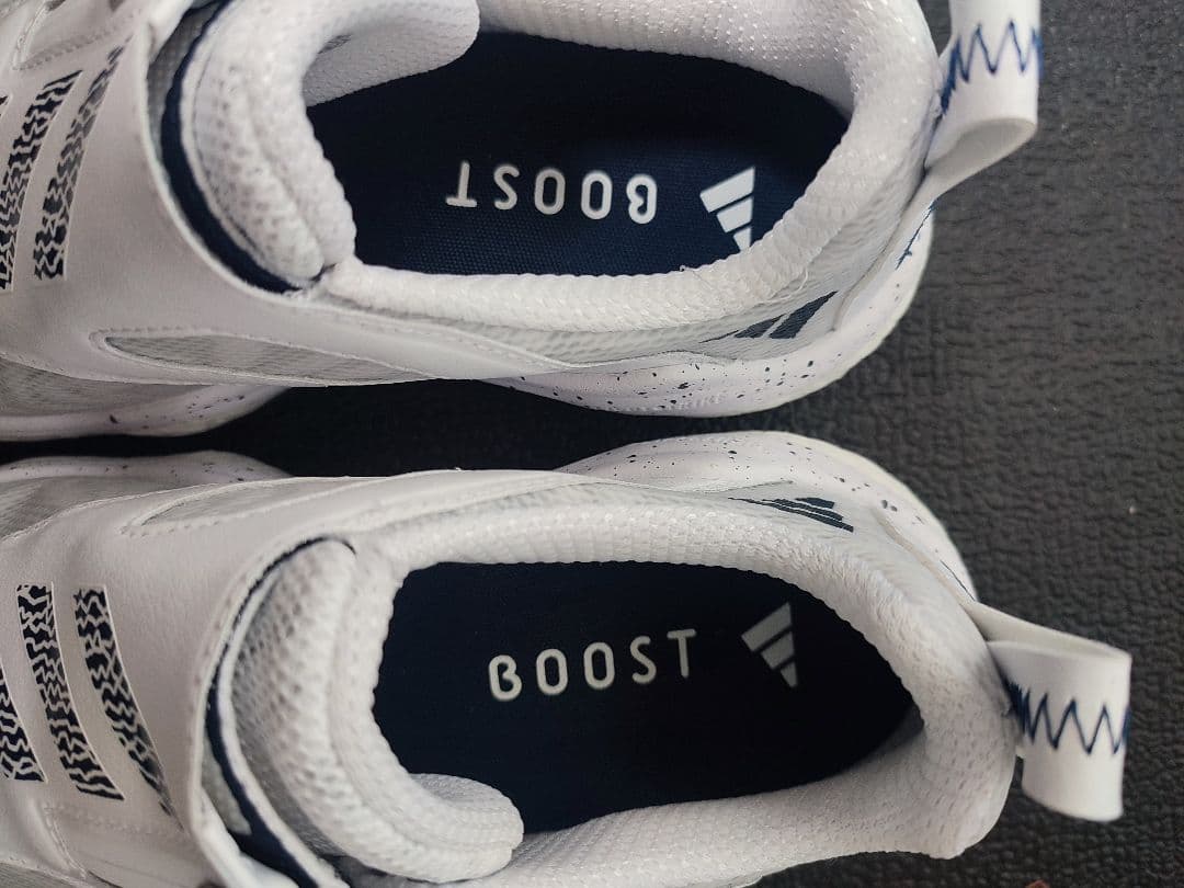 美品　アディダス ゴルフシューズ　コードカオス 25 ボア スパイクレス