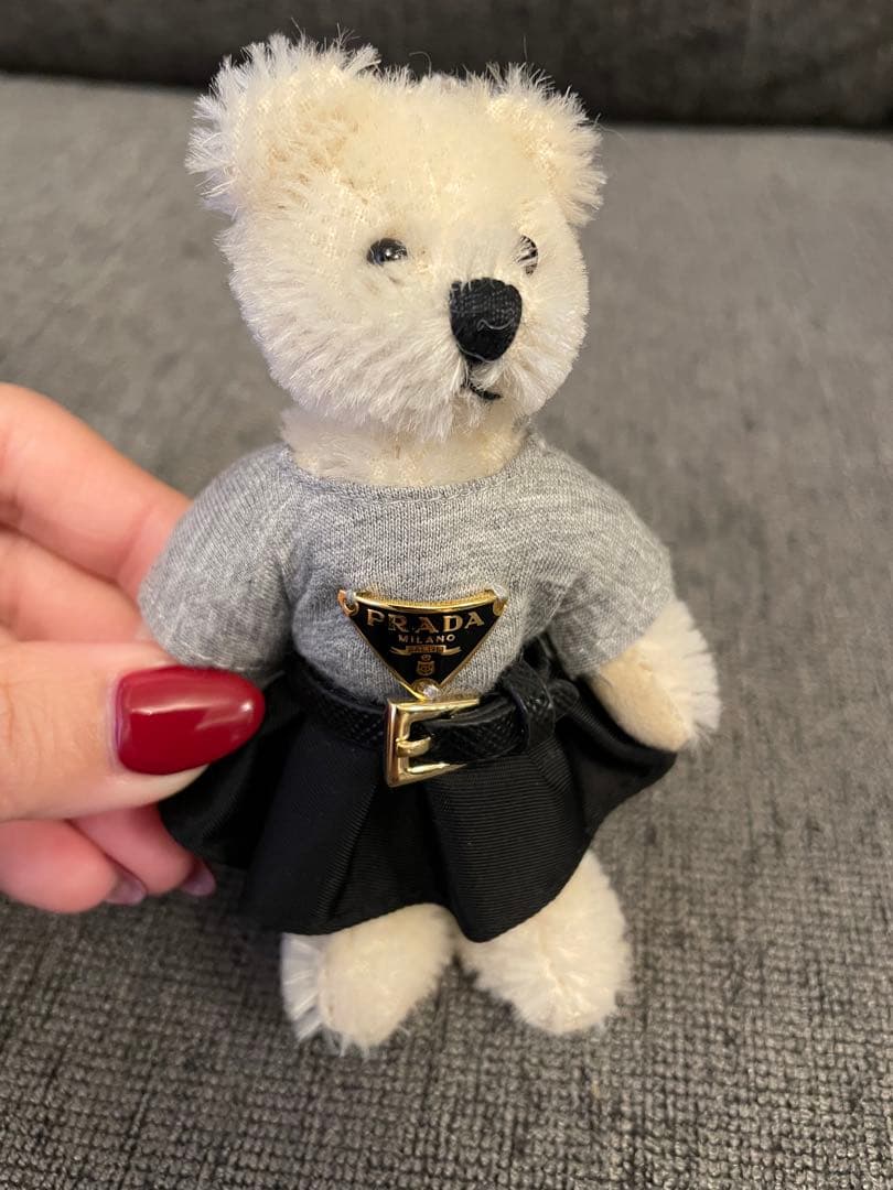 PRADA テディベアチャーム グレー/ブラック