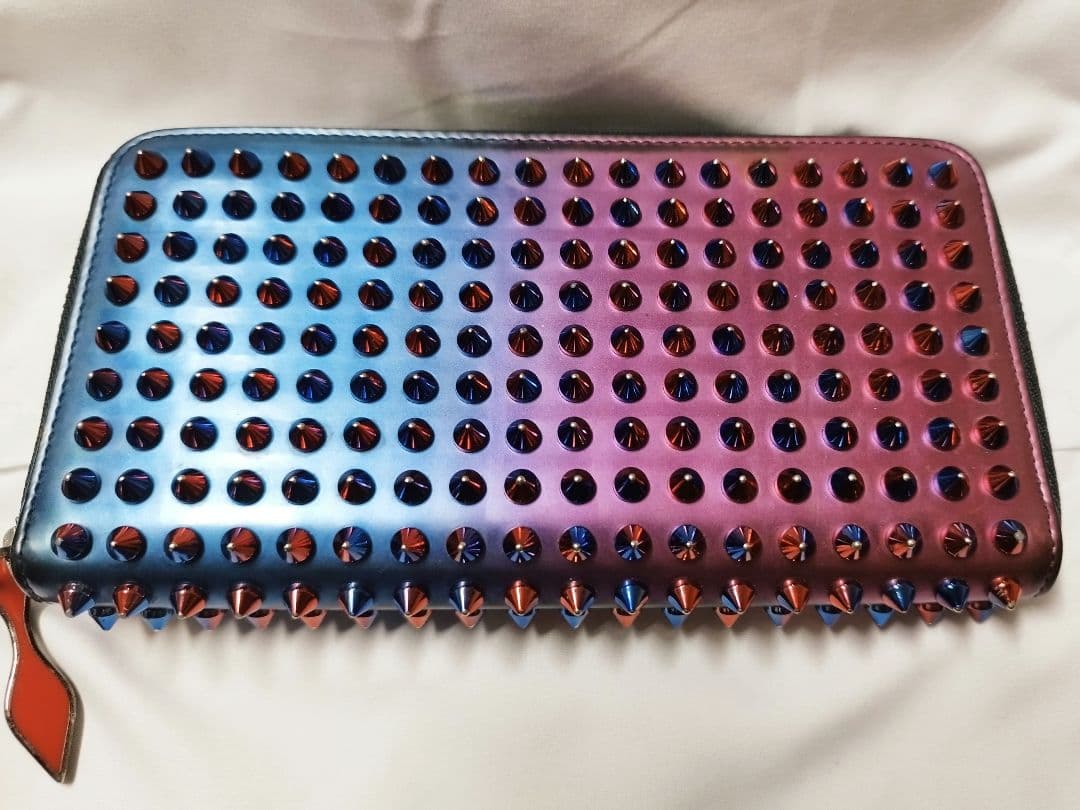 Christian Louboutin パネトーネ 長財布 ラウンドファスナー