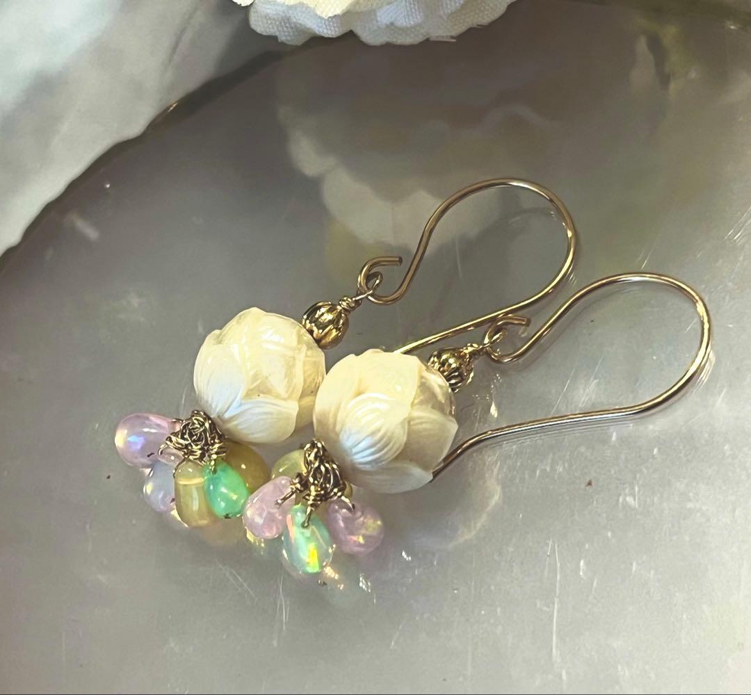 SALE☆14kgf白蝶真珠蓮カービングピアス