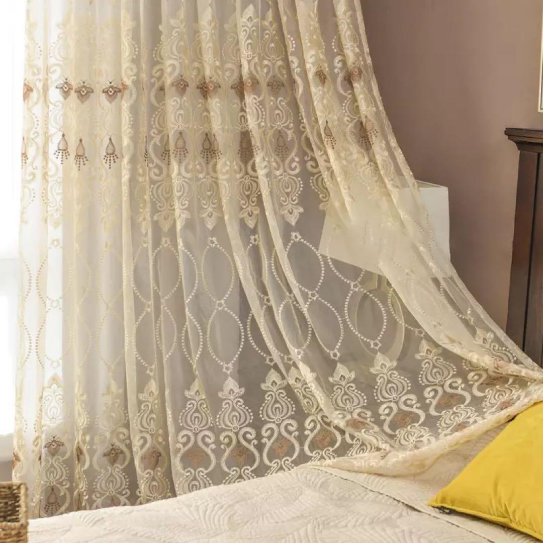 33番ベージュ刺繍入りレースカーテン　[幅150cm][2枚入り]