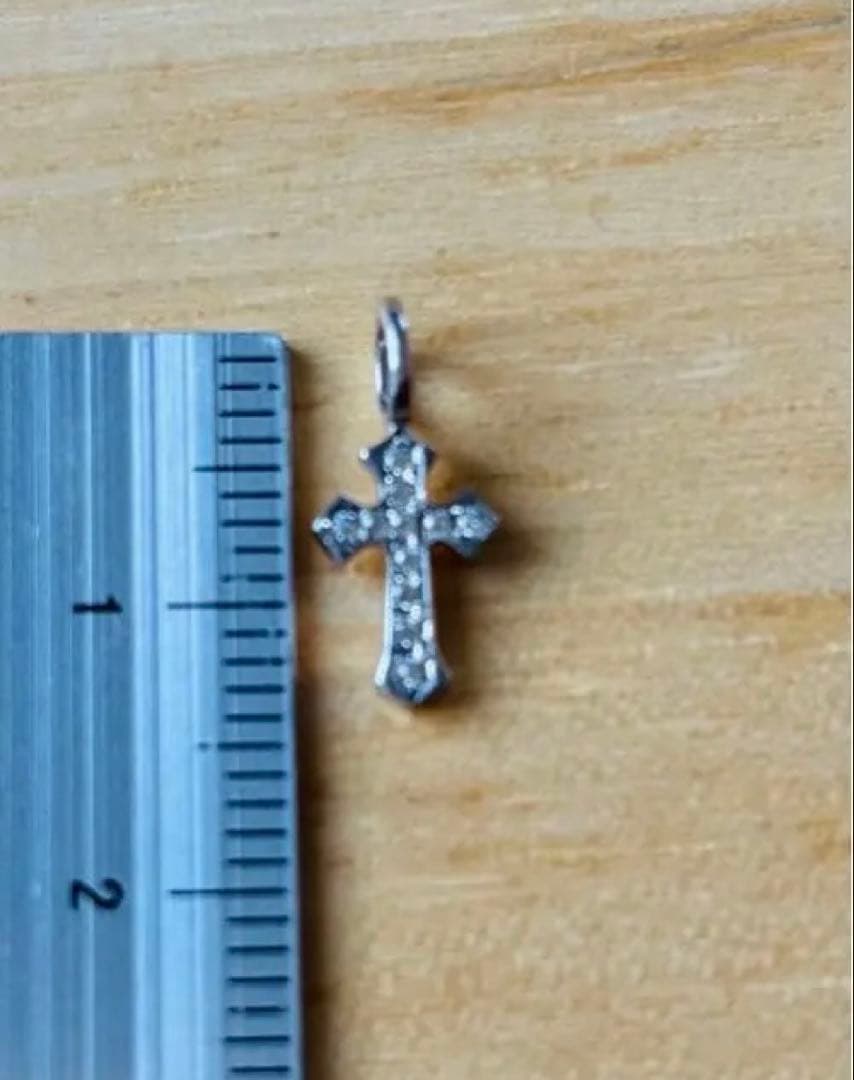 ストーン付きクロス型チャーム SYMPATHY OF SOUL(S.O.S)