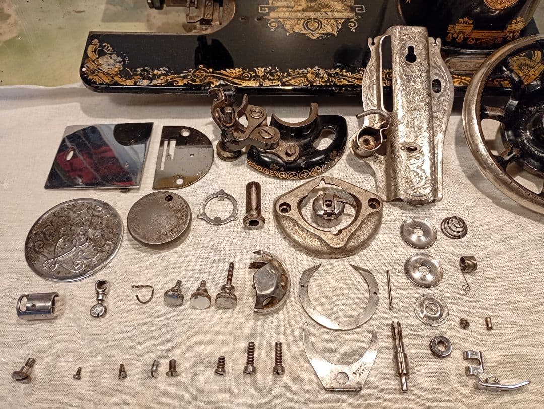 縫うためのアンティークミシン　シンガー　スフィンクス　手回しハンドル