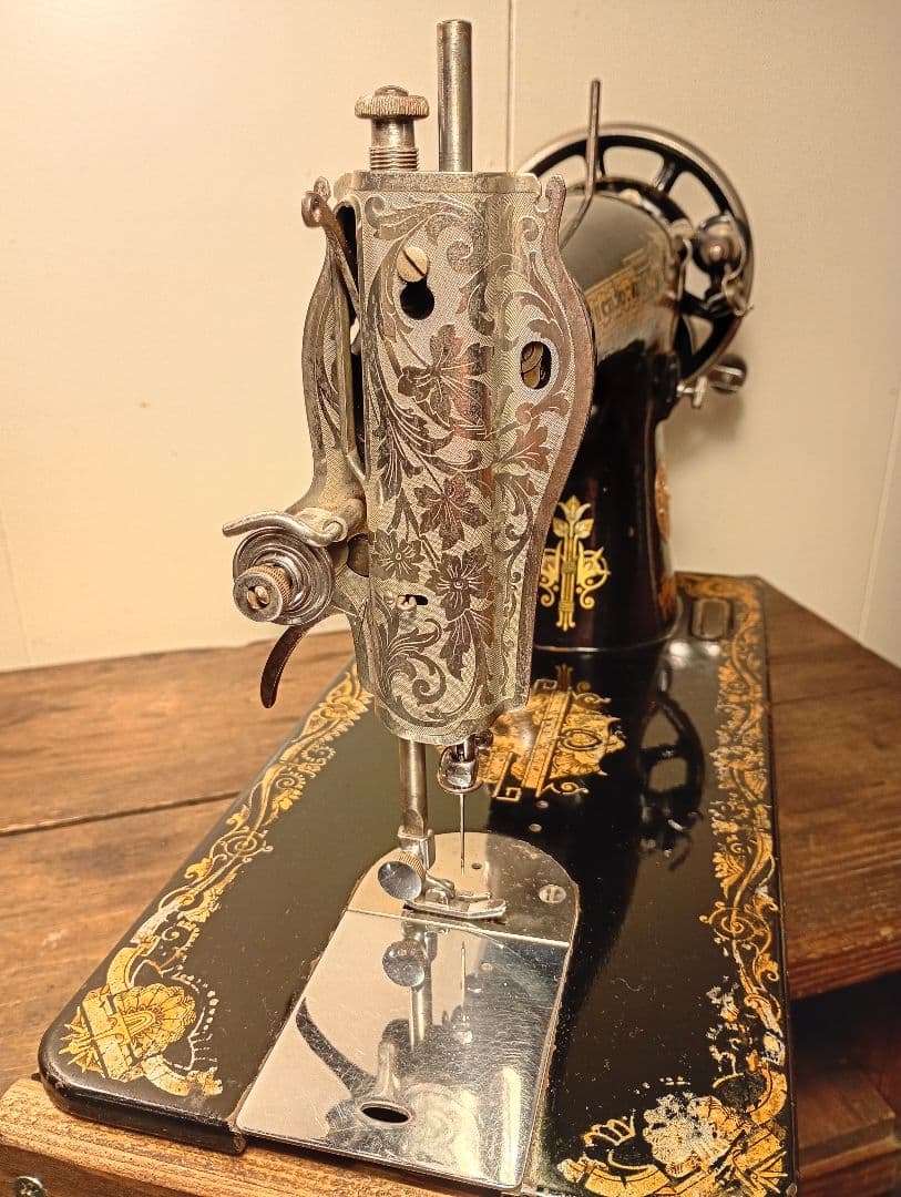 縫うためのアンティークミシン　シンガー　スフィンクス　手回しハンドル