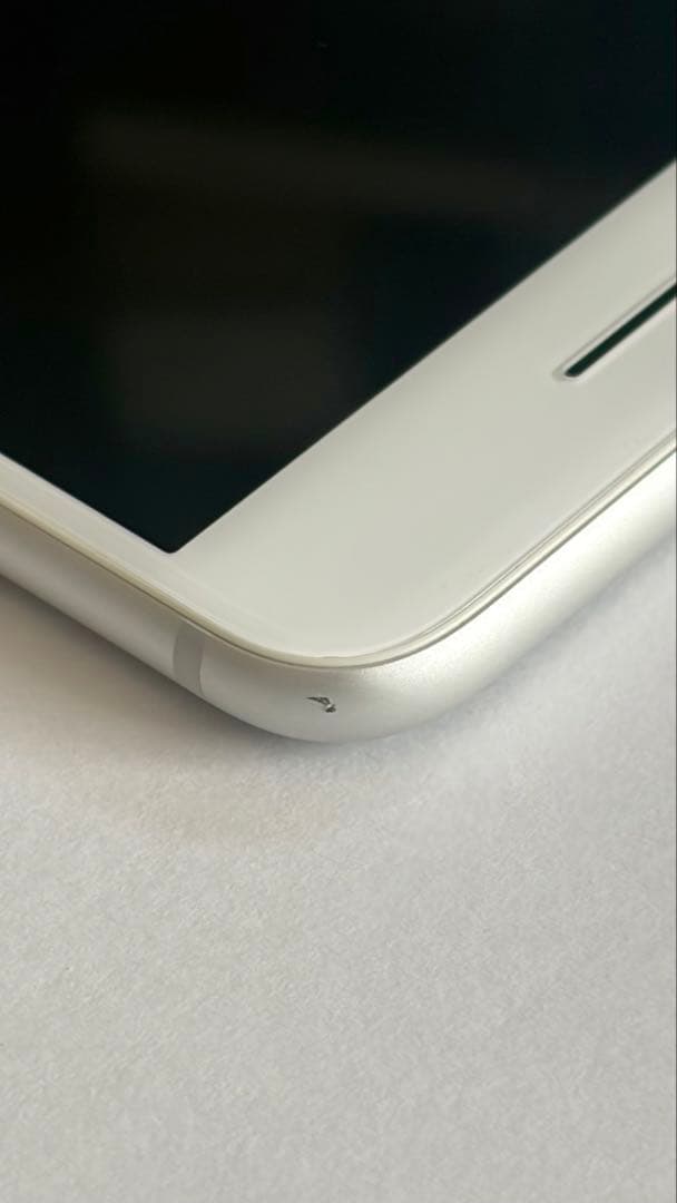 iPhone 8 64G ホワイト