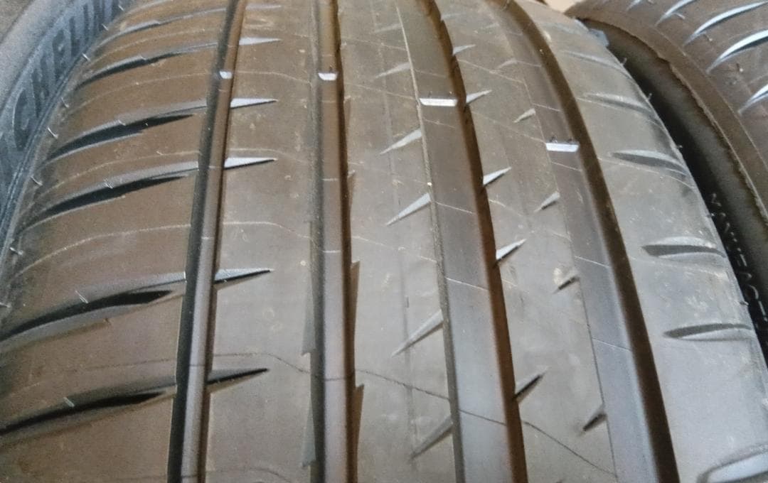 その①送料含未使用2本　225/45R18ミシュランパイロットスポーツ4　PS4