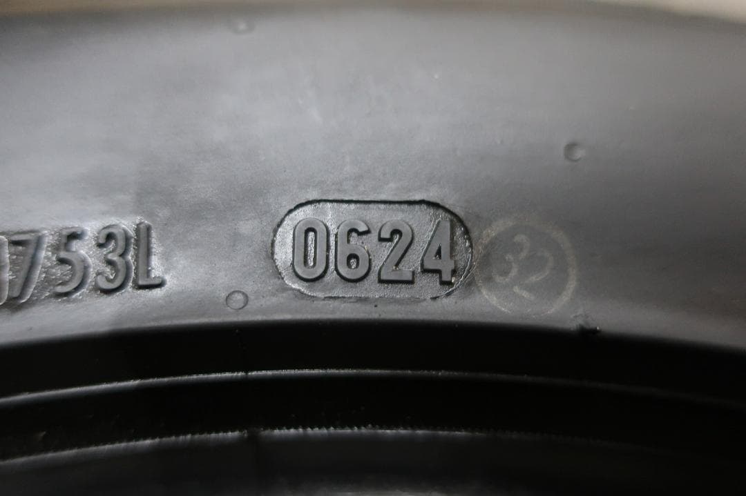 2024年製　ピレリ　P8　FS　215/50R17　バリ溝80~90%　4本