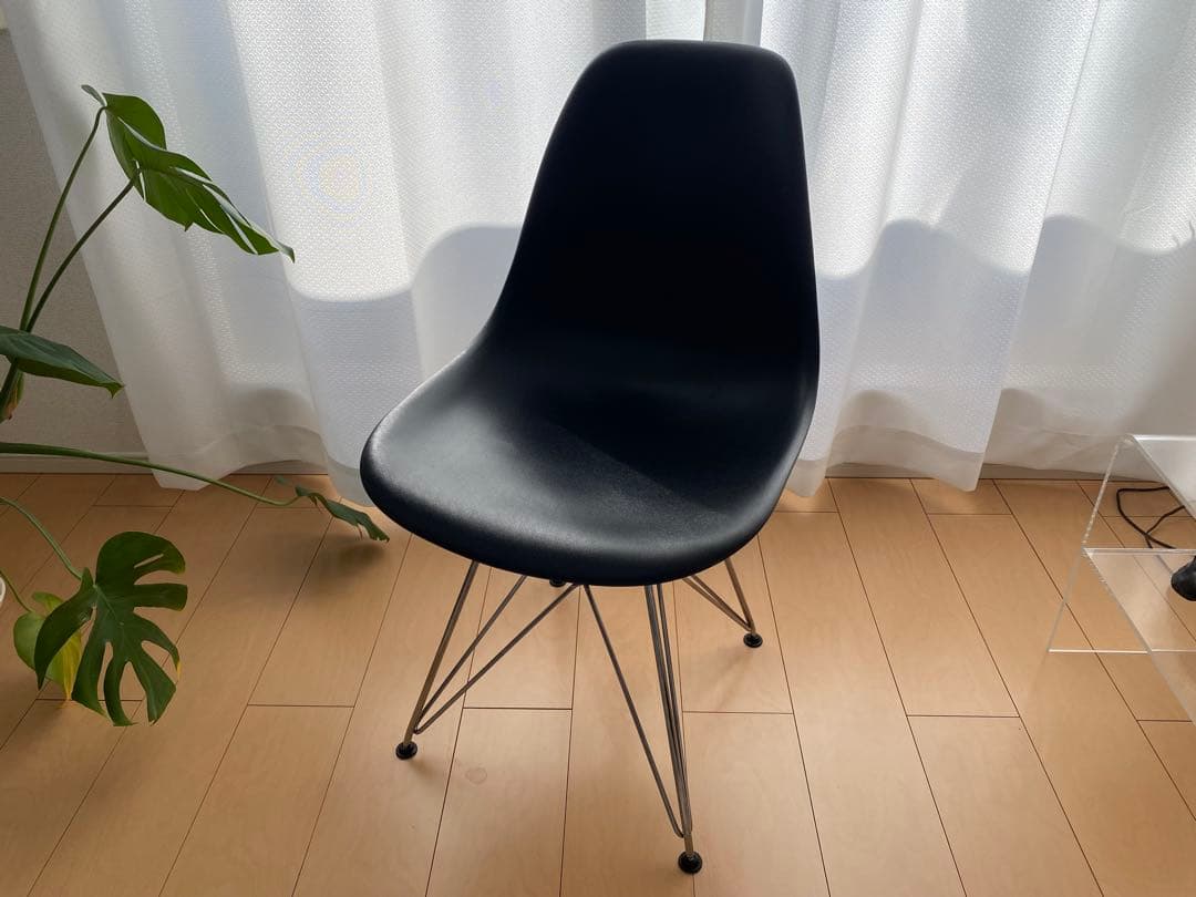 ひー ハーマンミラー イームズプラスチックシェルサイドチェア