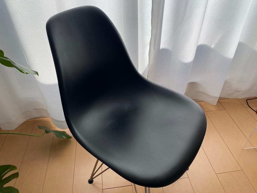 ひー ハーマンミラー イームズプラスチックシェルサイドチェア