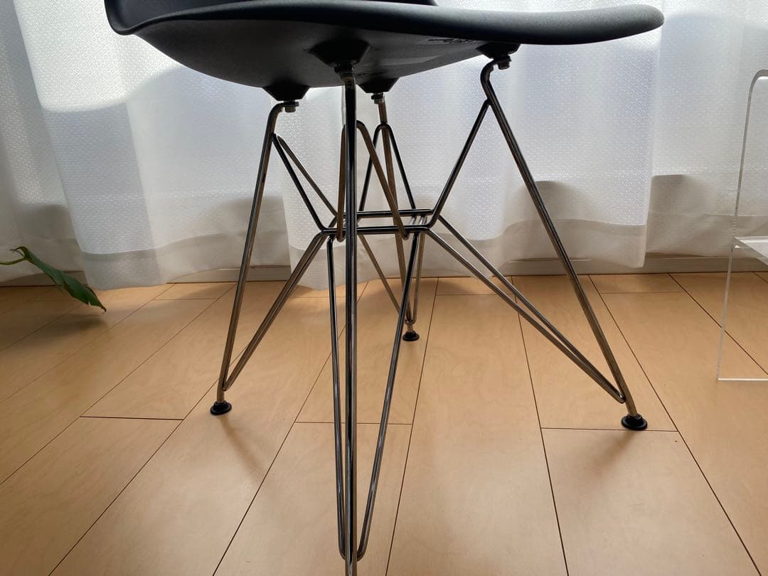 ひー ハーマンミラー イームズプラスチックシェルサイドチェア