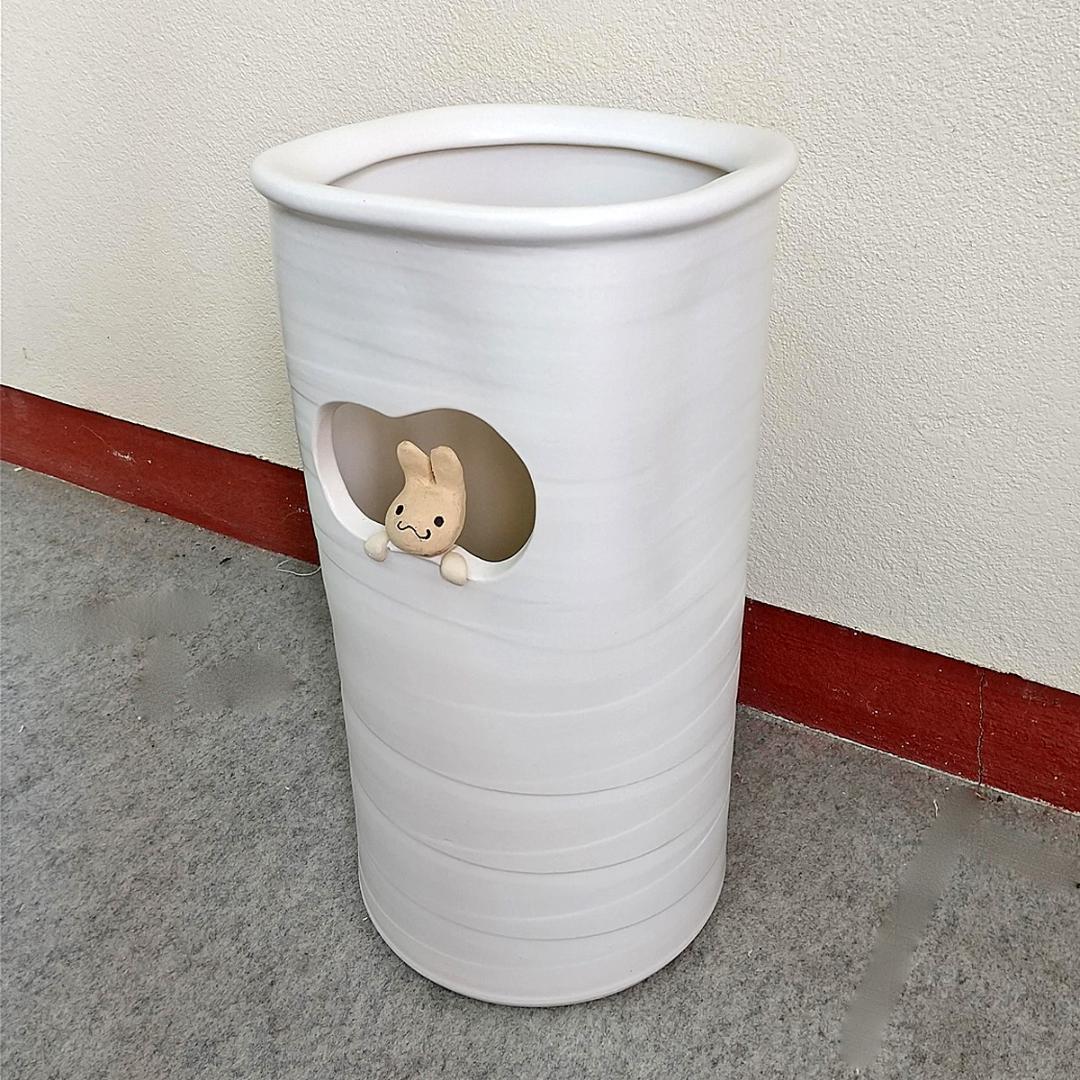 陶器傘立て　窓うさぎ傘立　ウサギ傘立て　かわいい　信楽焼　丸伊製陶　2-2932