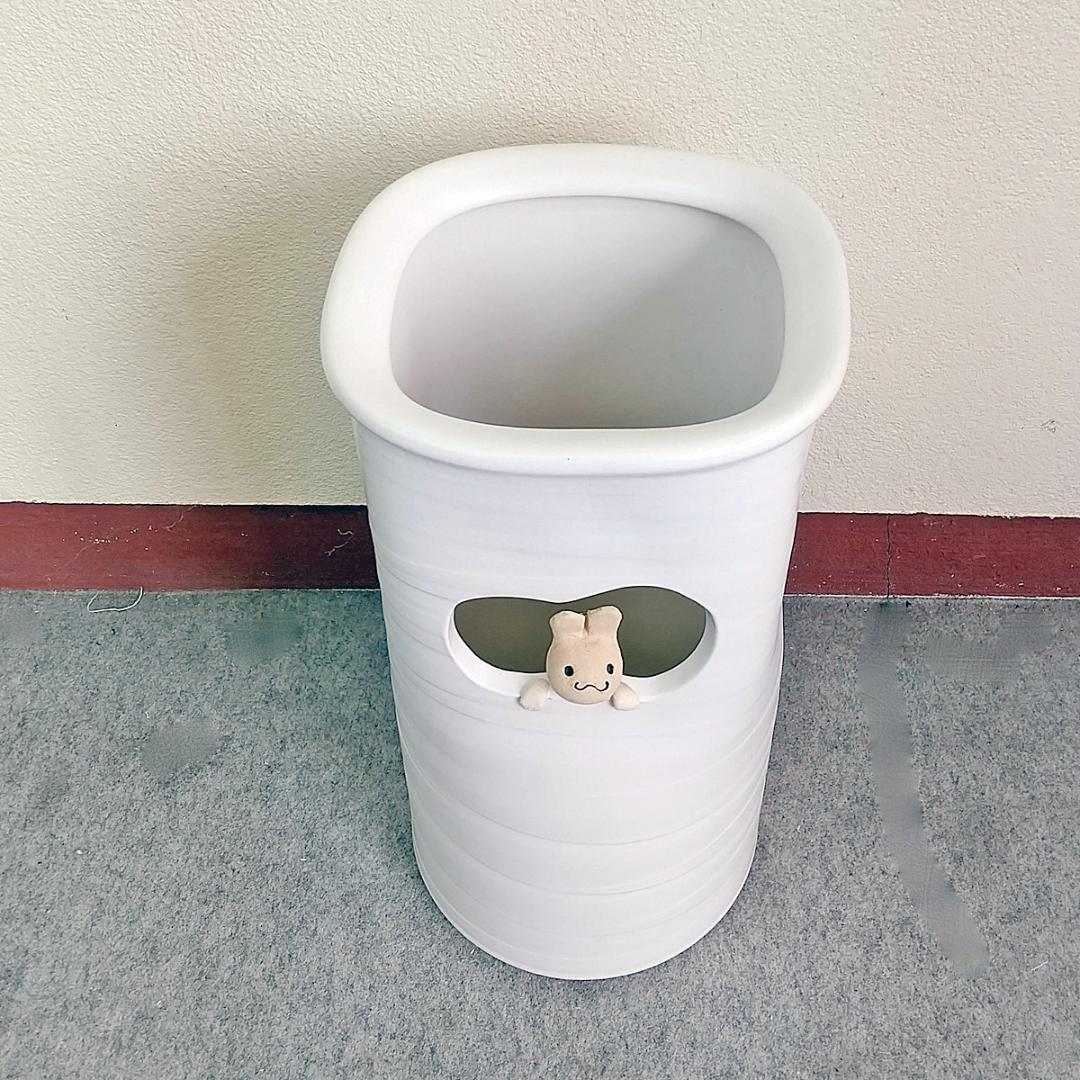陶器傘立て　窓うさぎ傘立　ウサギ傘立て　かわいい　信楽焼　丸伊製陶　2-2932