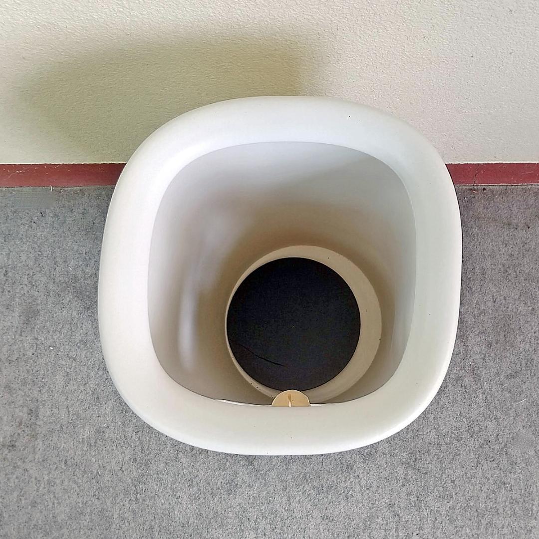 陶器傘立て　窓うさぎ傘立　ウサギ傘立て　かわいい　信楽焼　丸伊製陶　2-2932