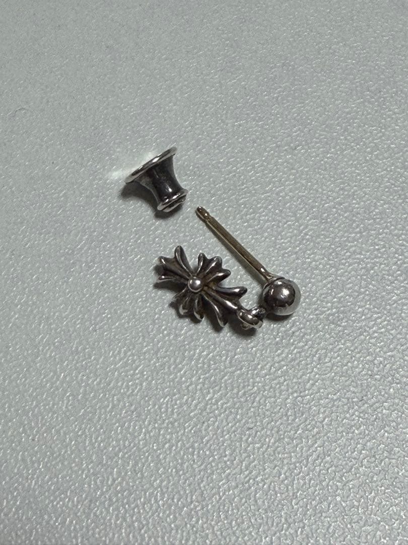 クロムハーツ タイニーE CHプラス ドロップイヤリング(ピアス)