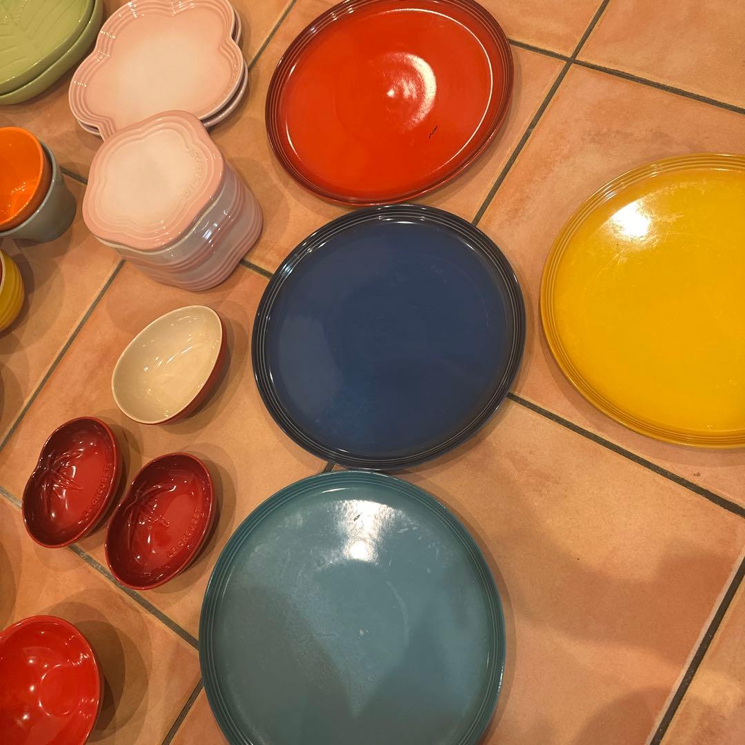お鍋＋44皿＋お花の2段お菓子入れ　Le Creuset お鍋　食器セット