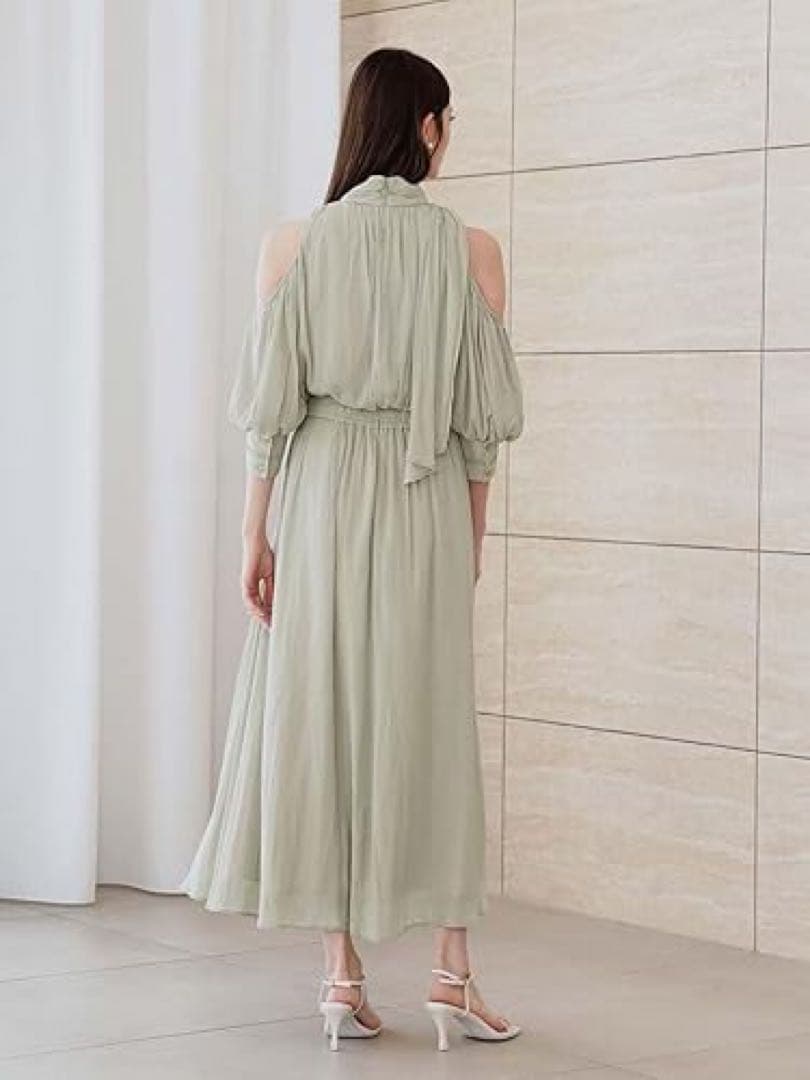 新品✴︎SNIDEL スナイデル コールドショルダーワンピ