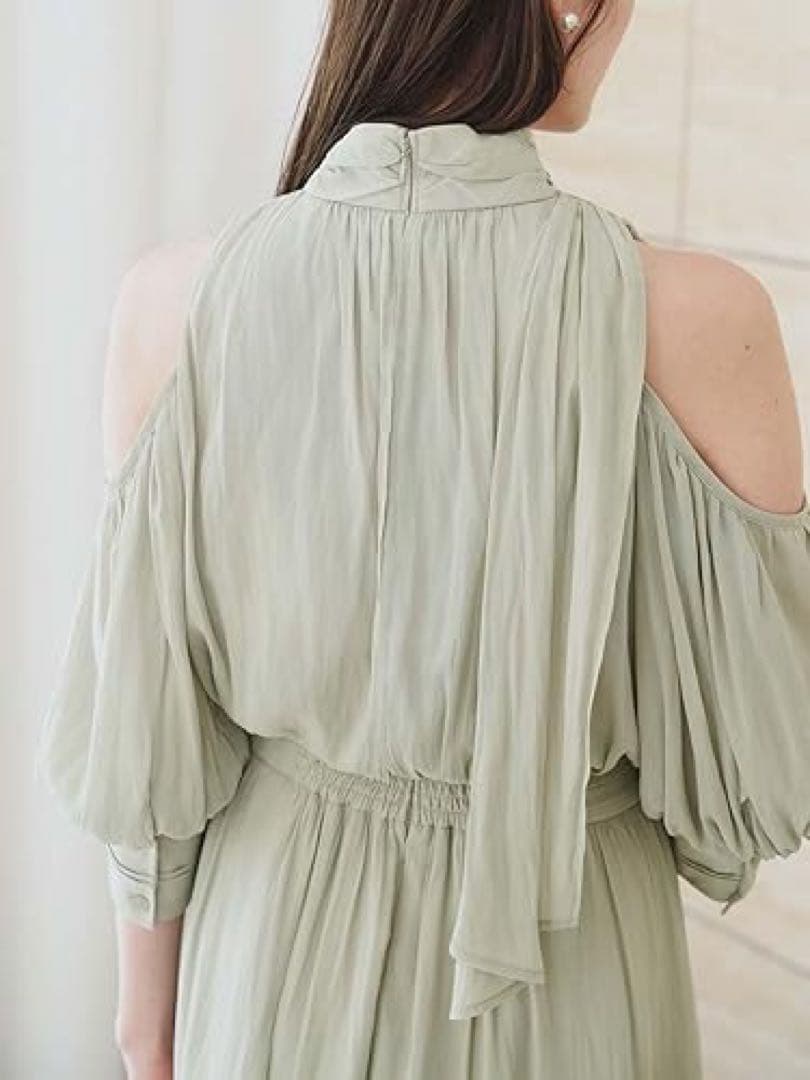 新品✴︎SNIDEL スナイデル コールドショルダーワンピ